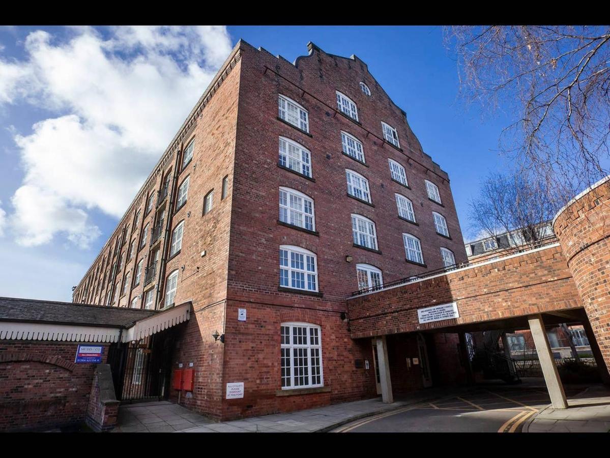 Waters Edge At Cocoa Suites York Buitenkant foto